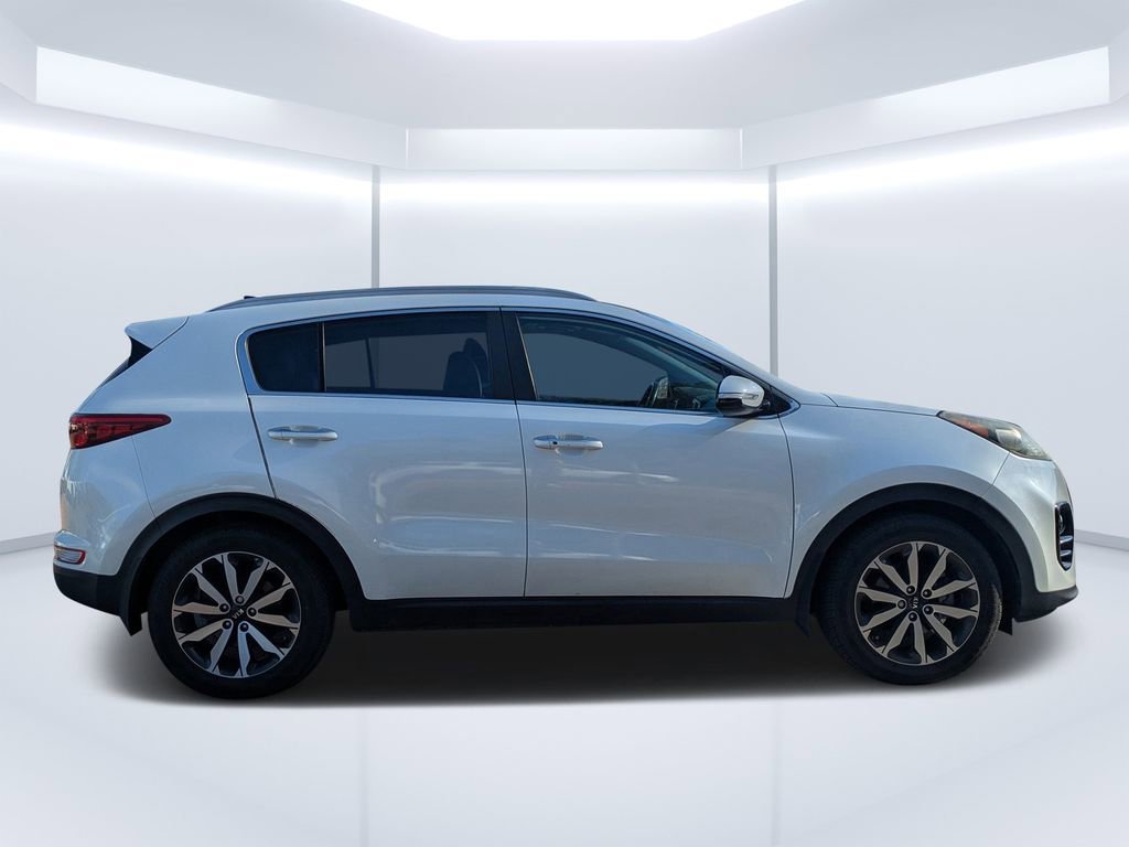 Used 2017 Kia Sportage EX w/ EX Technology Package image 3