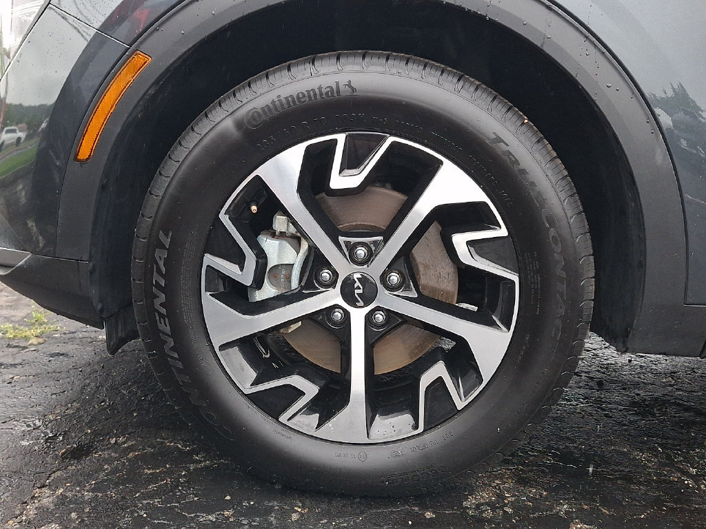 Certified 2024 Kia Sportage EX w/ EX Premium Package AWD/4WD image 10