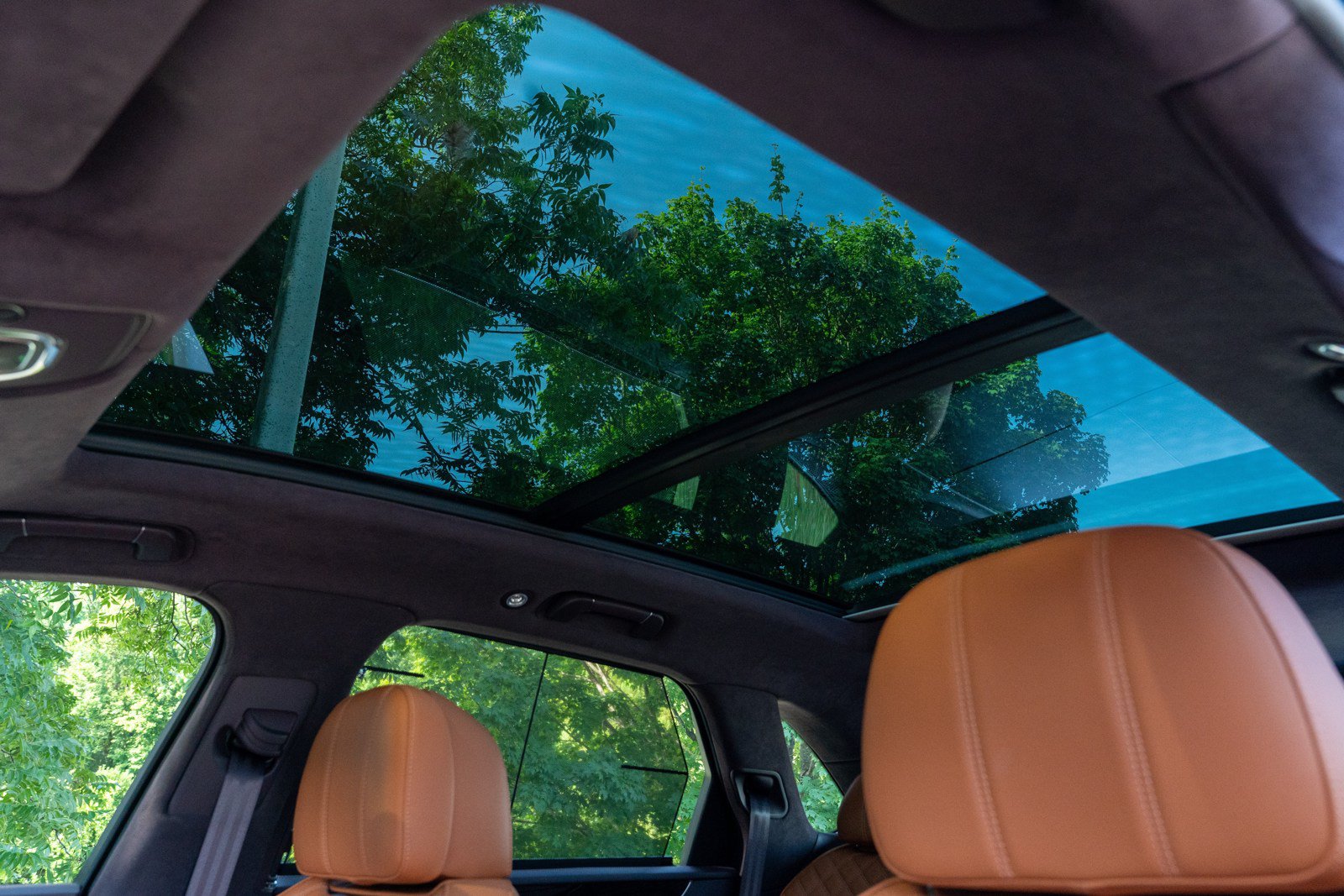 Used 2023 Bentley Bentayga AWD/4WD image 23
