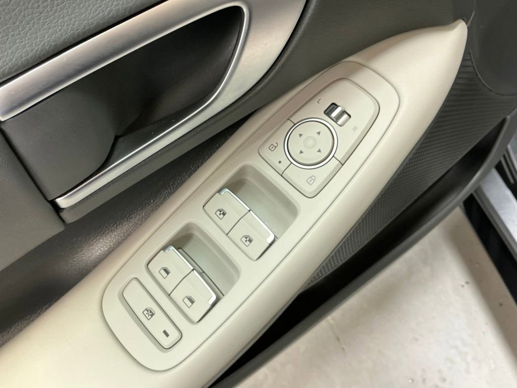 Used 2024 Hyundai Sonata SEL w/ Convenience Package image 18