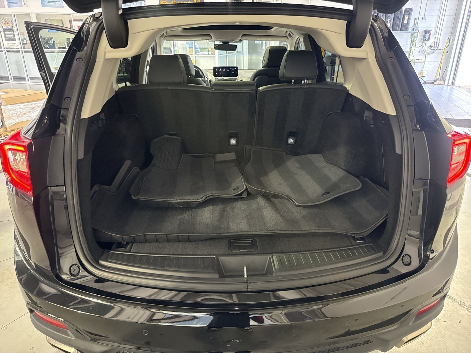 Used 2024 Acura RDX w/ Technology Package AWD/4WD image 27