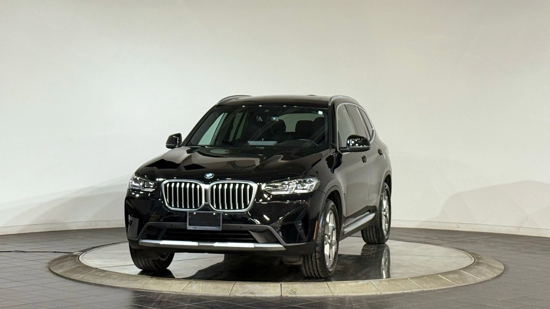 Used 2023 BMW X3 xDrive30i w/ Premium Package AWD/4WD image 5