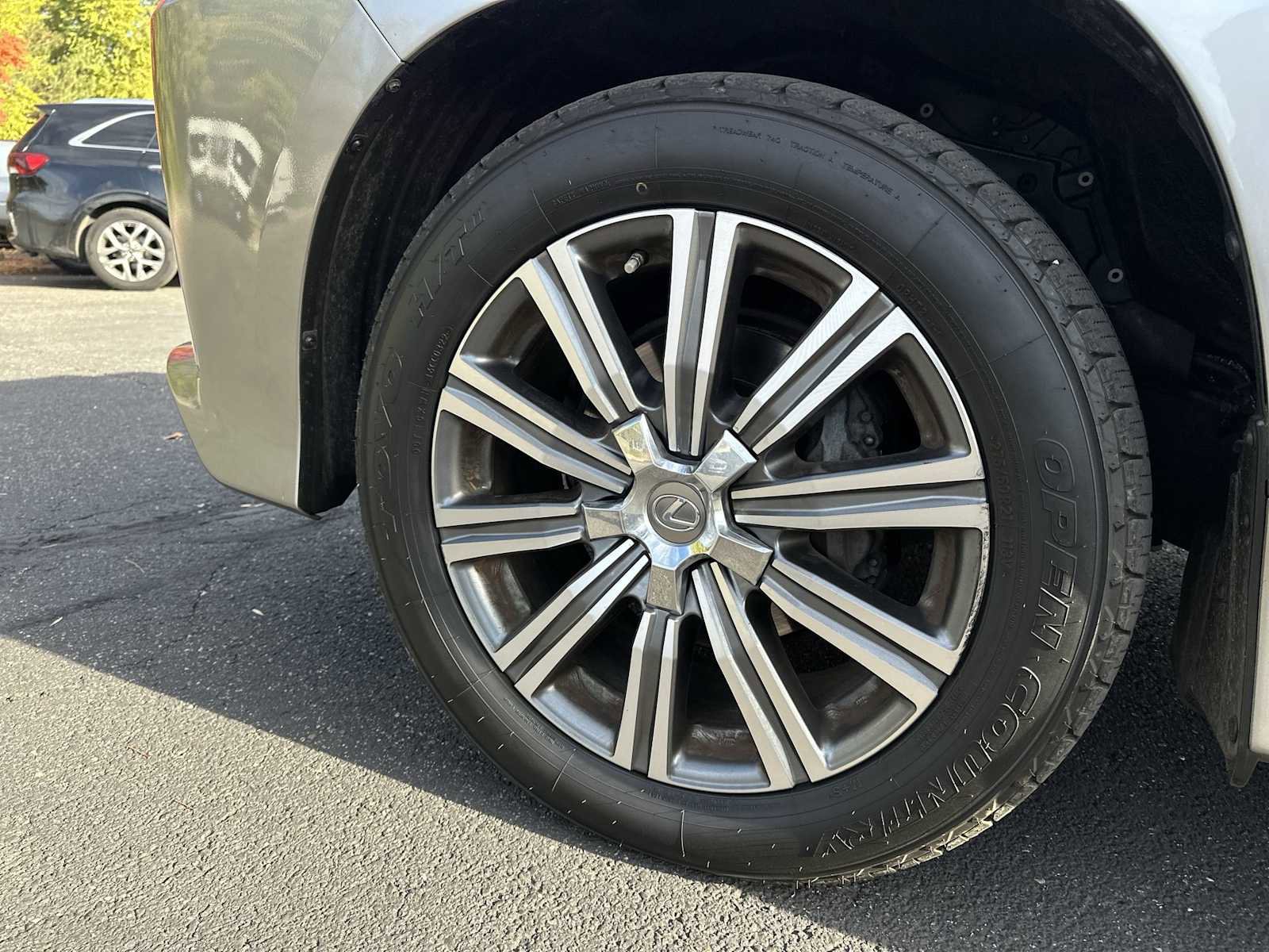 Used 2017 Lexus LX 570 4WD w/ Luxury Package image 18