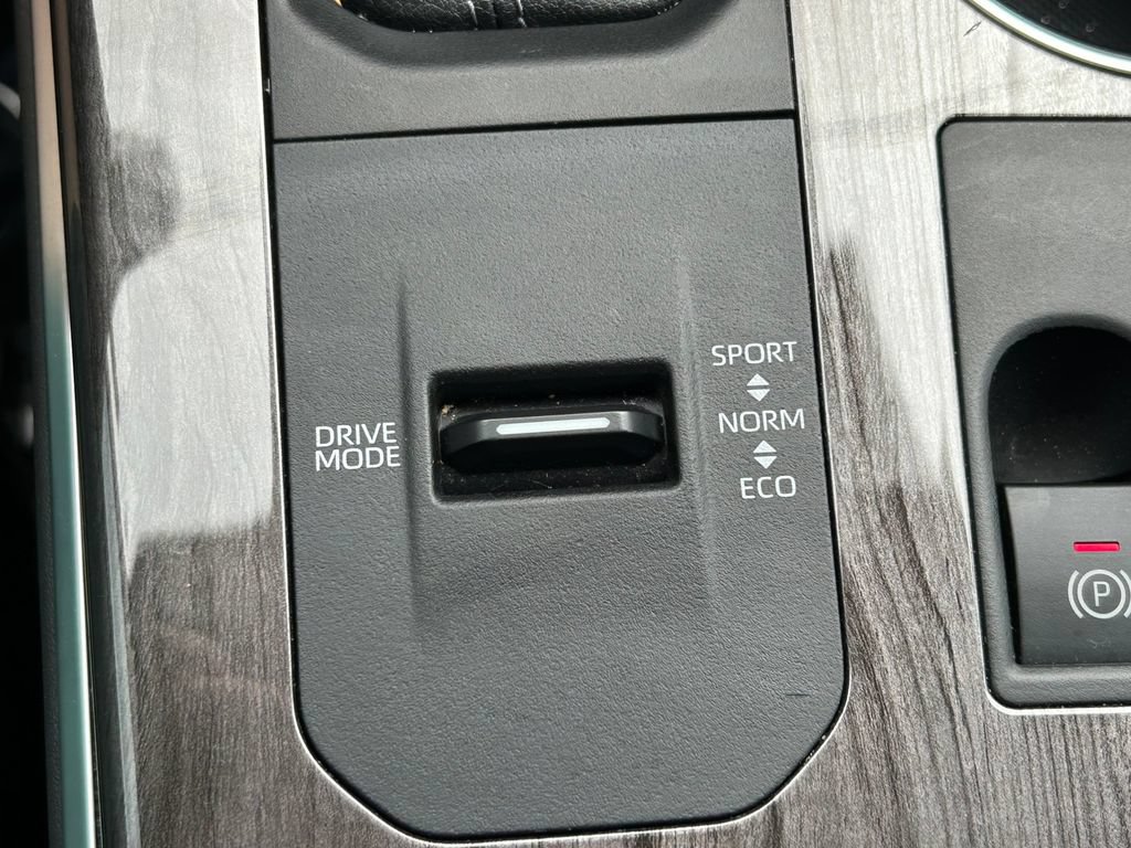 Used 2023 Toyota Highlander Platinum FWD image 35