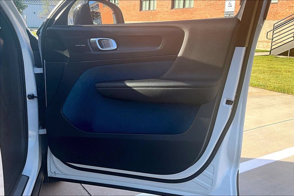 Certified 2023 Volvo C40 P8 Recharge Ultimate AWD/4WD image 25