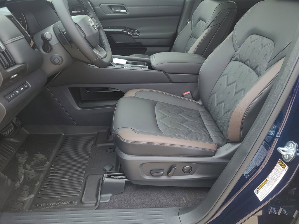 New 2026 Nissan Pathfinder Platinum FWD image 13