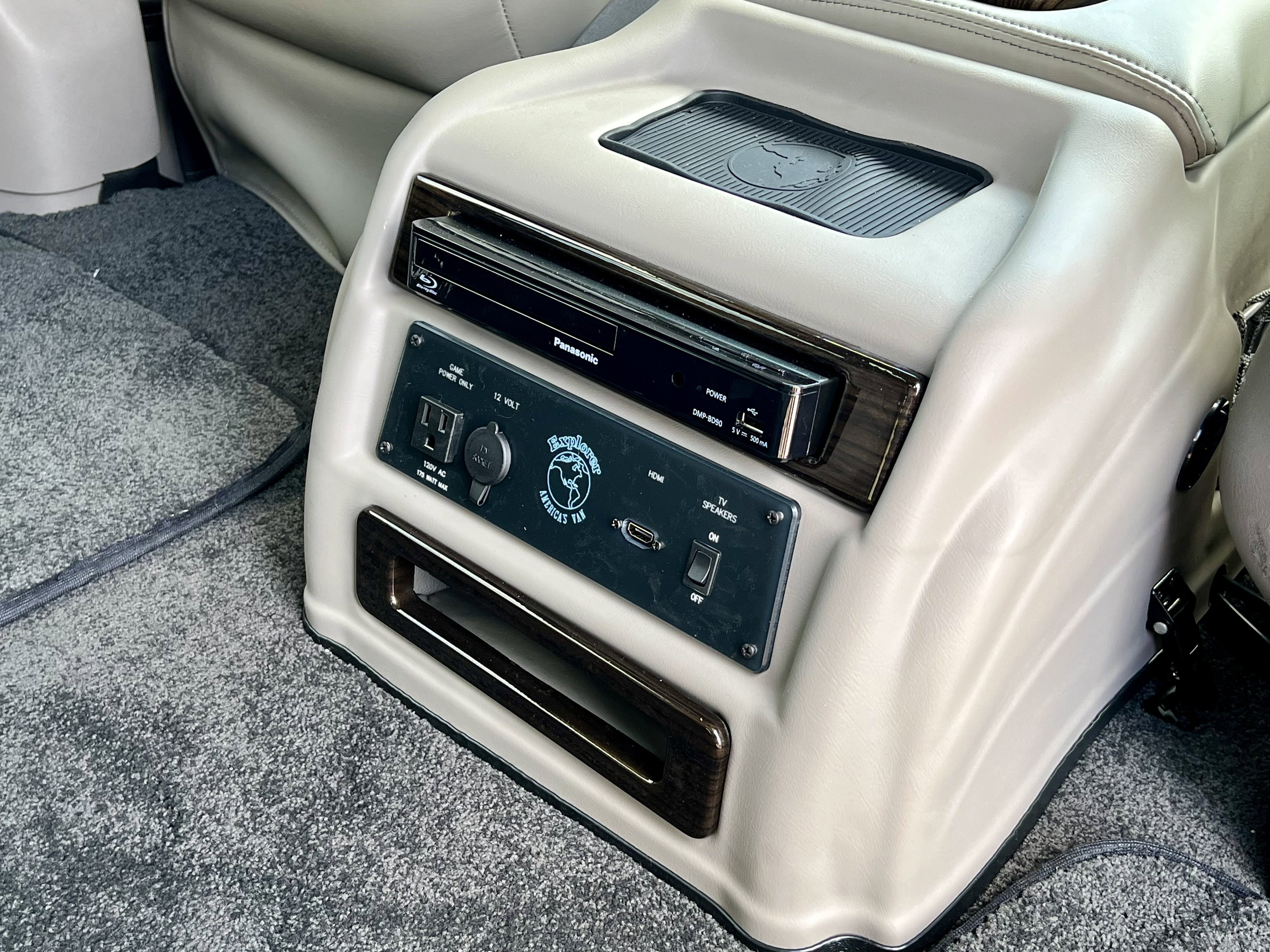 New 2025 GMC Savana 2500 w/ Driver Convenience Package RWD image 25