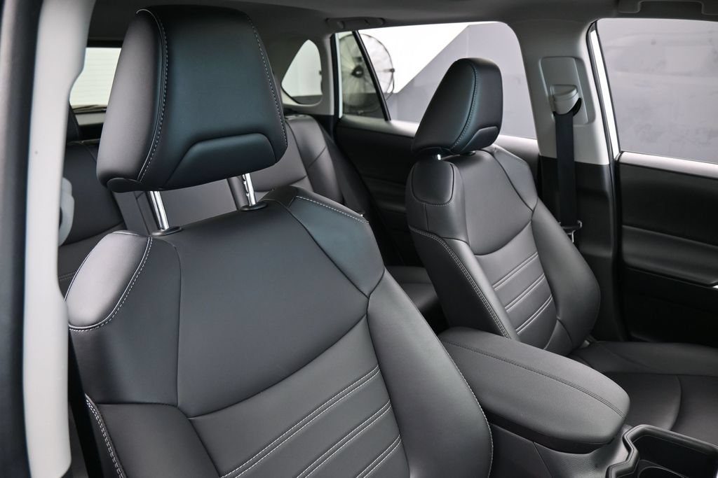 Used 2025 Toyota RAV4 XLE Premium FWD image 40