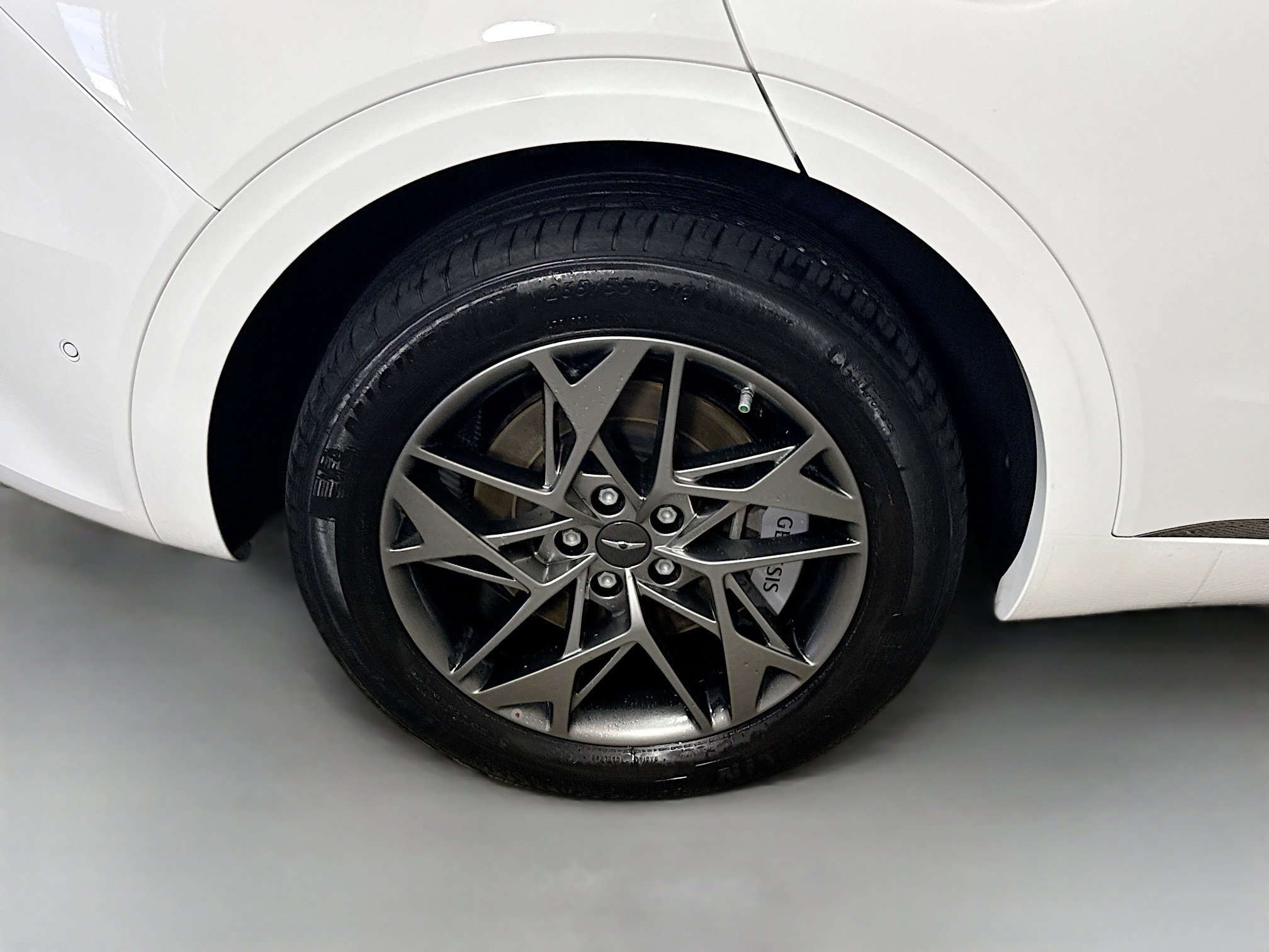 Used 2023 Genesis GV70 2.5T w/ Advanced Package image 33