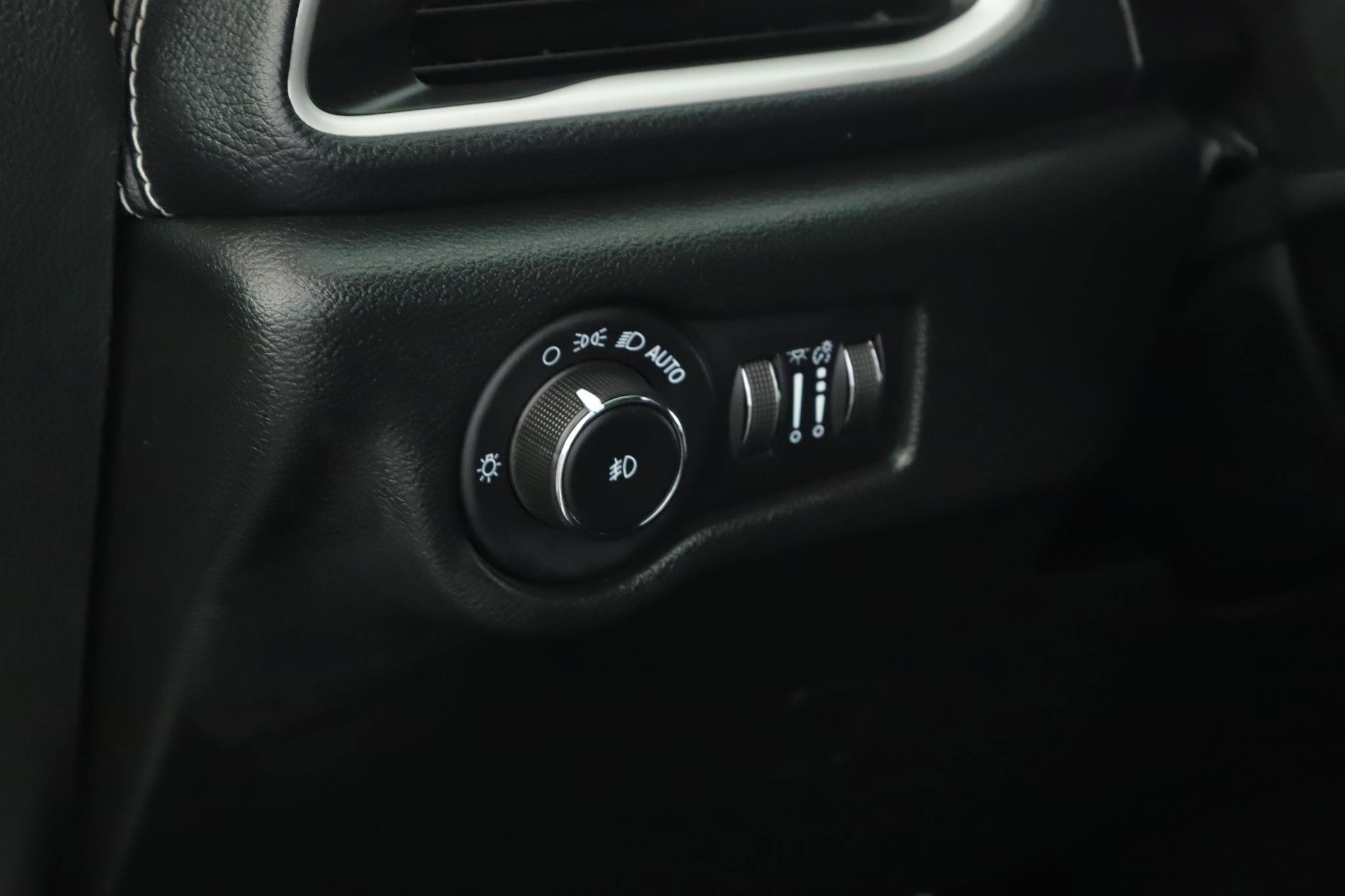 Used 2022 Chrysler Pacifica Touring-L w/ S Appearance Package image 7