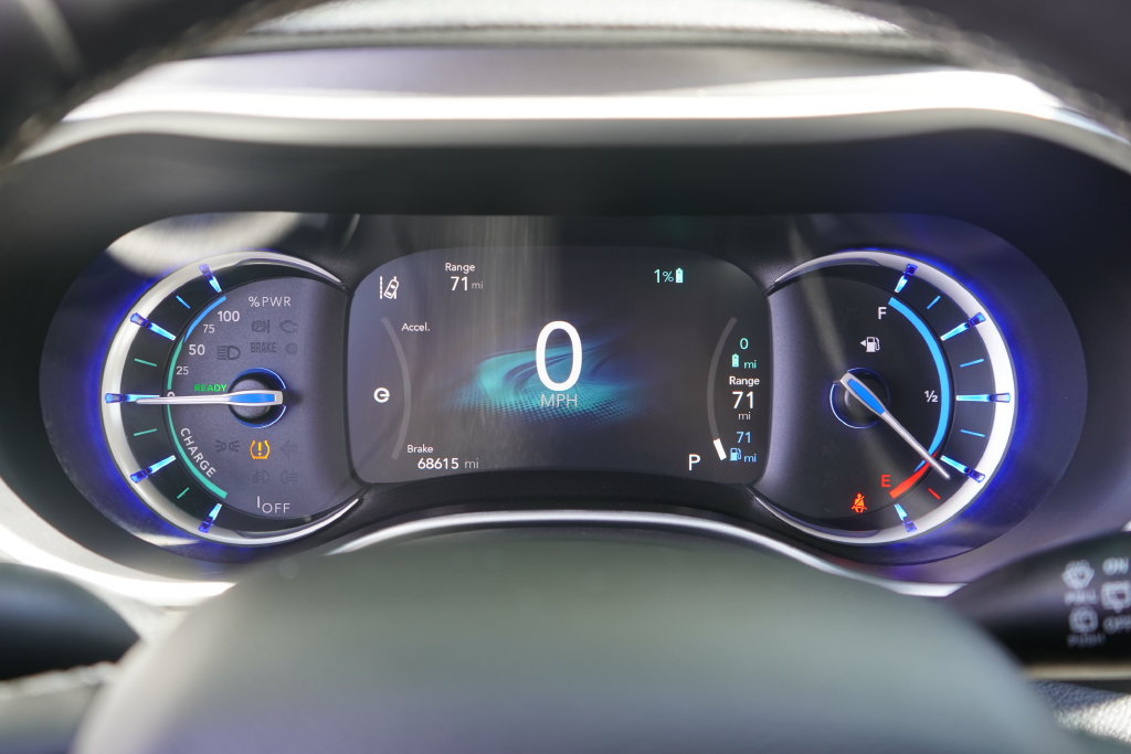 Used 2024 Chrysler Pacifica Limited FWD image 20