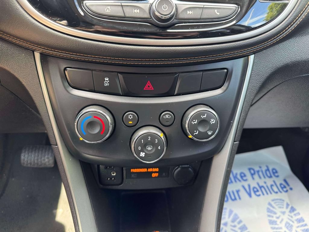 Used 2018 Chevrolet Trax LT w/ Redline Edition AWD/4WD image 29