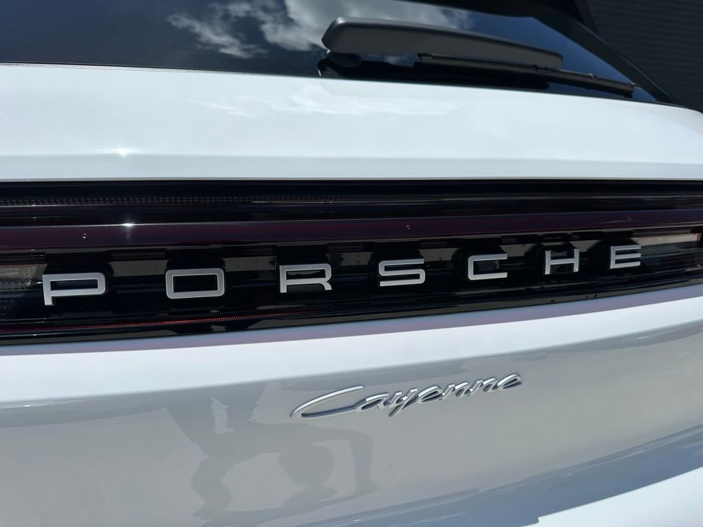 Used 2025 Porsche Cayenne image 12
