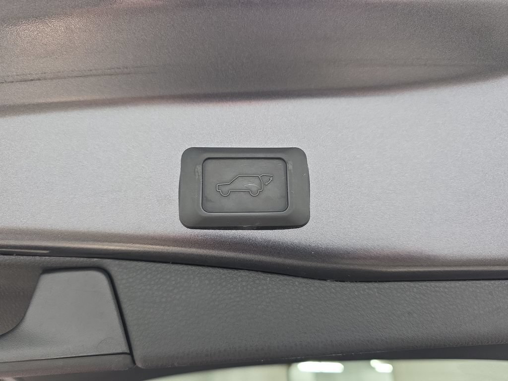 Used 2021 Toyota RAV4 XLE Premium AWD/4WD image 36