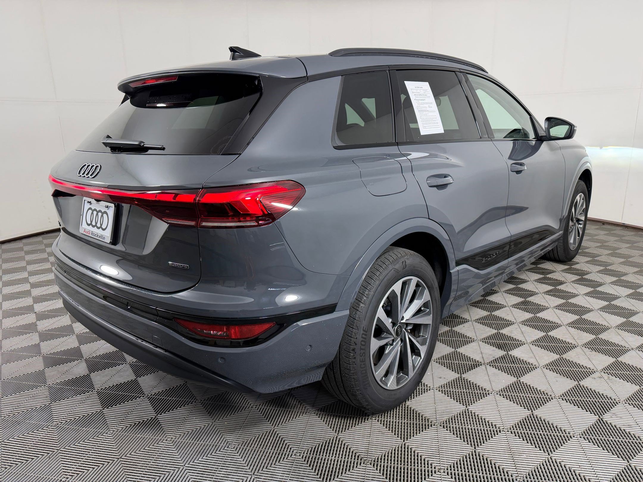 Used 2025 Audi Q6 e-tron Premium w/ Convenience Package AWD/4WD image 9