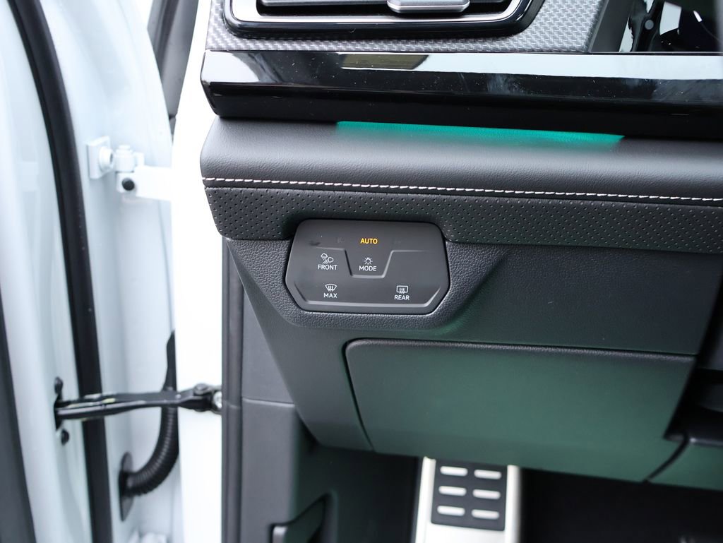 New 2026 Volkswagen Atlas Cross Sport SEL Premium R-Line image 40