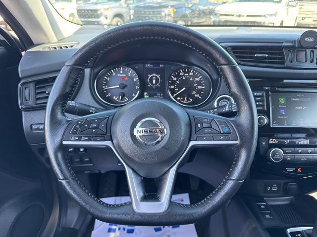 Used 2020 Nissan Rogue SV w/ Premium Package image 16