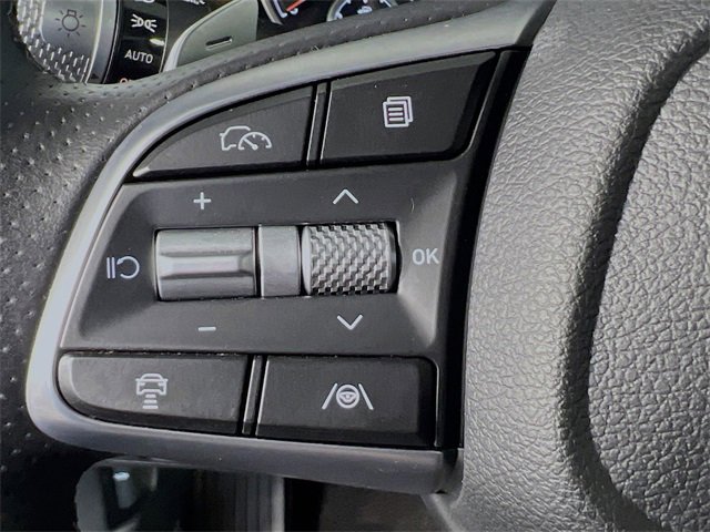 Used 2025 Genesis G70 2.5T image 16