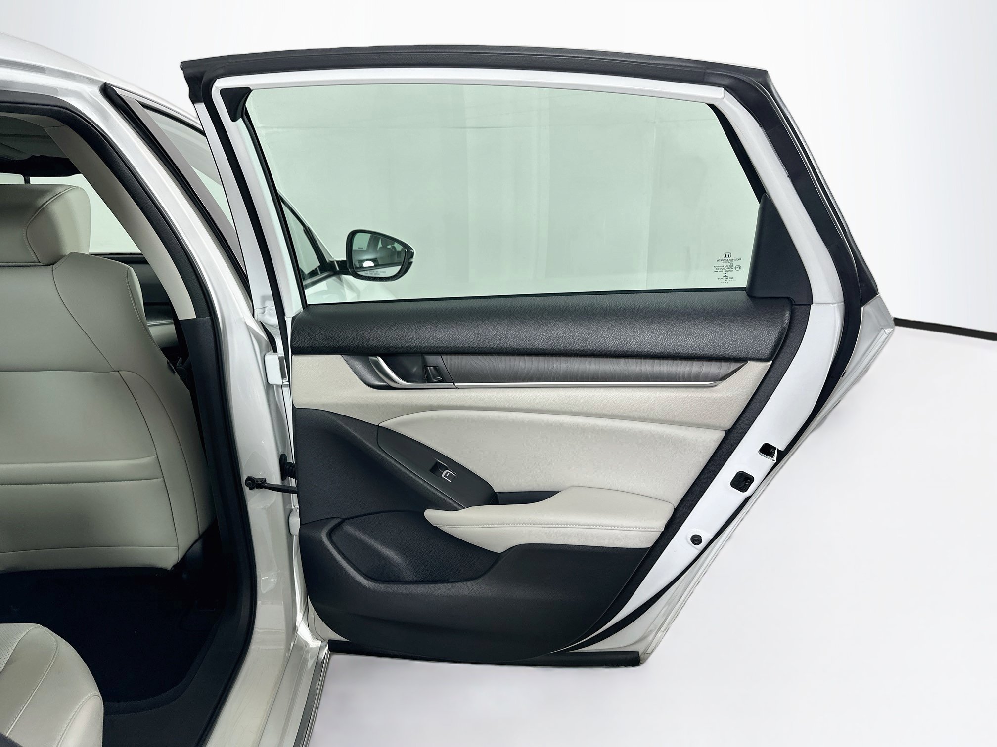 Used 2018 Honda Accord EX-L image 29
