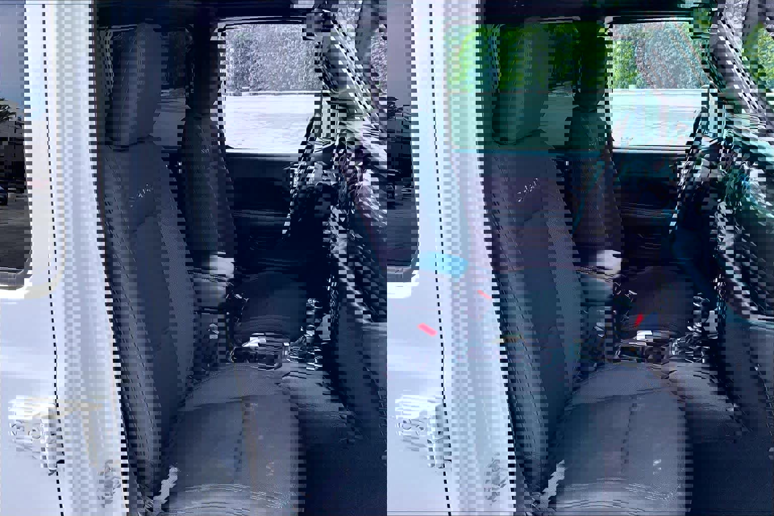 Used 2018 Jeep Wrangler Unlimited Sahara image 8