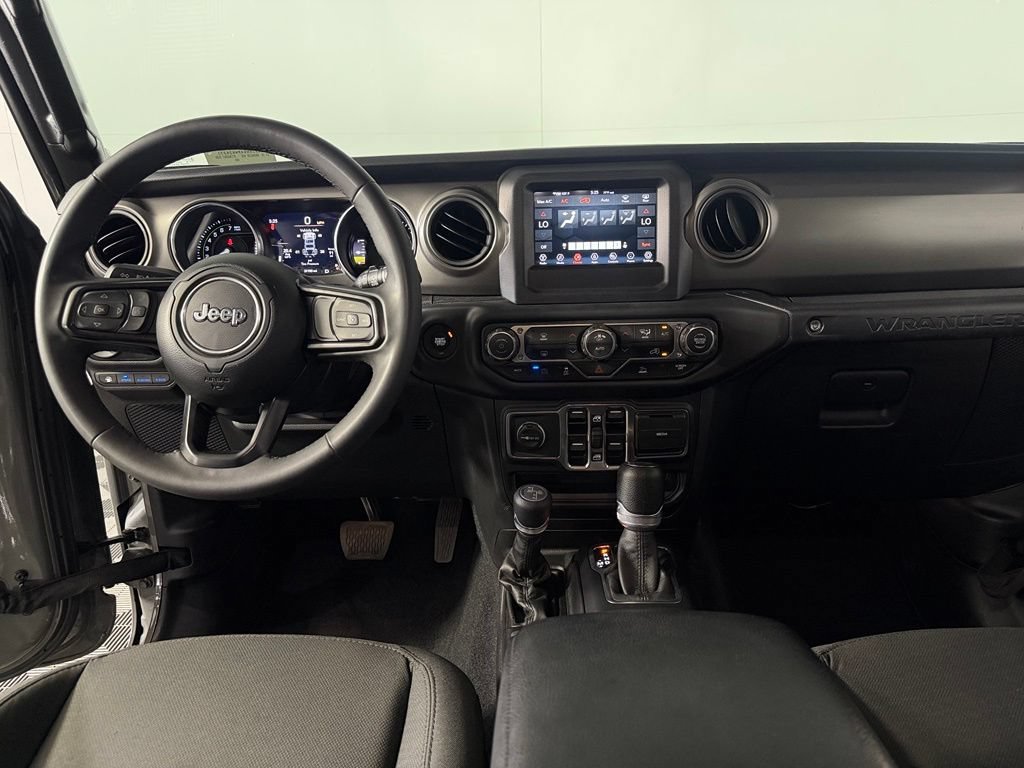 Used 2023 Jeep Wrangler Unlimited AWD/4WD image 13