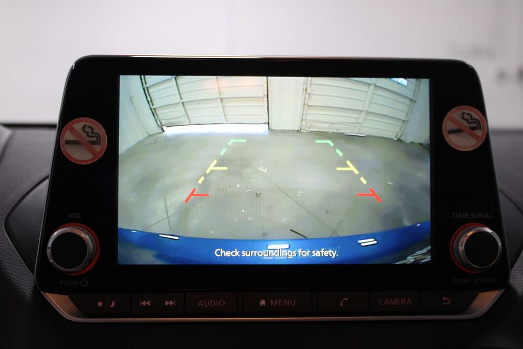 Used 2024 Nissan Sentra SV FWD image 32