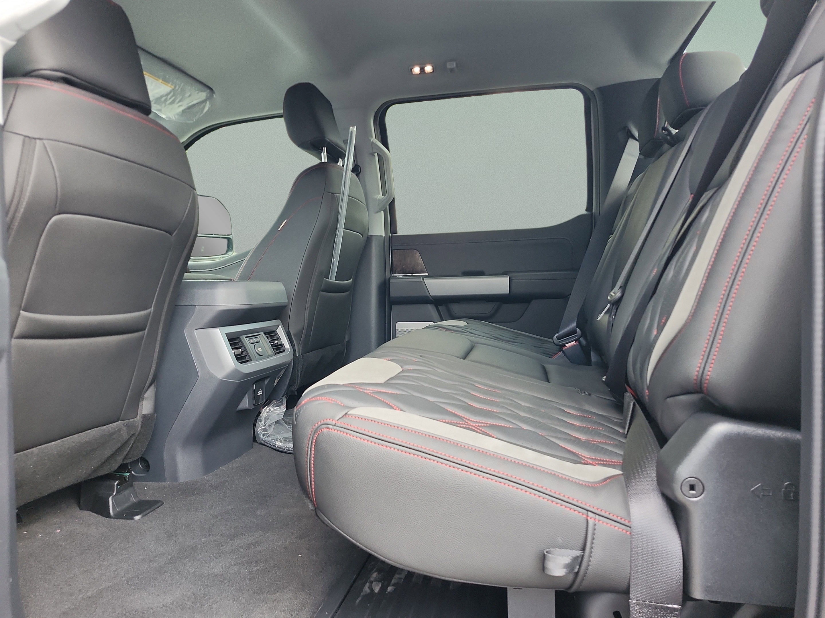 New 2026 Ford F250 Lariat AWD/4WD image 16