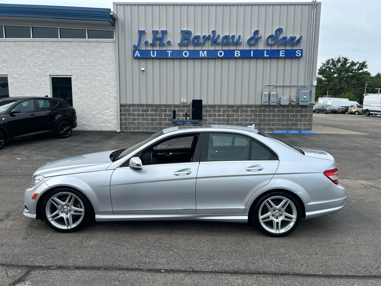 Used 2010 Mercedes-Benz C 300 4MATIC Sedan image 7