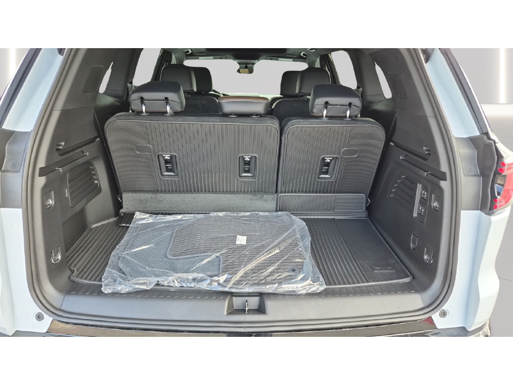 New 2027 GMC Acadia Denali Ultimate w/ LPO, Floor Liner Package AWD/4WD image 33