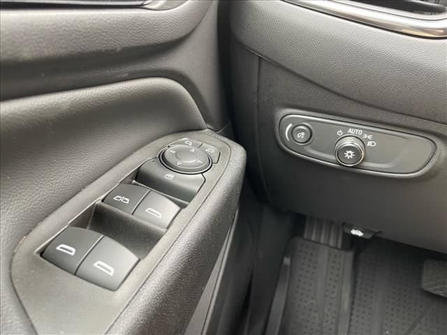 Used 2023 Chevrolet Equinox LT FWD image 16