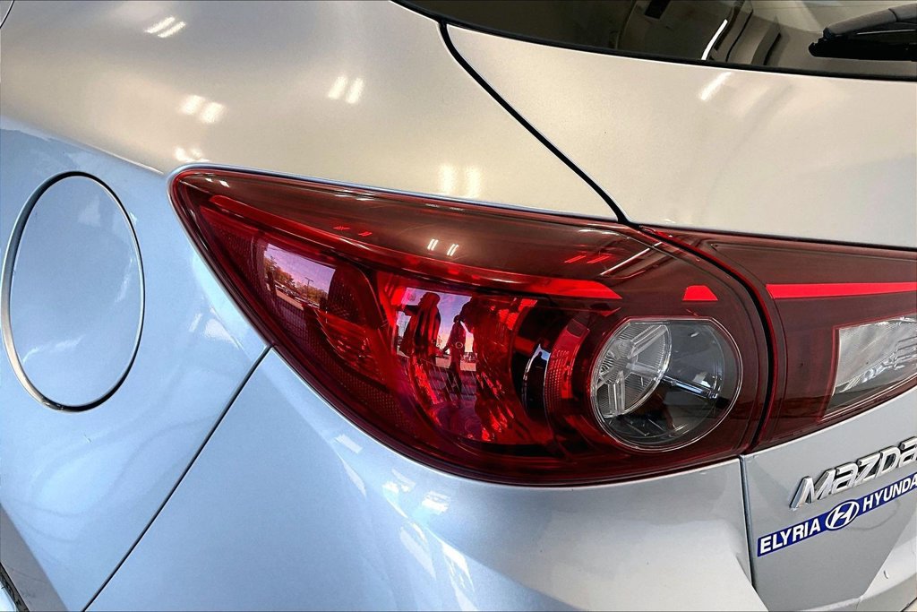 Used 2017 MAZDA MAZDA3 Grand Touring FWD image 31