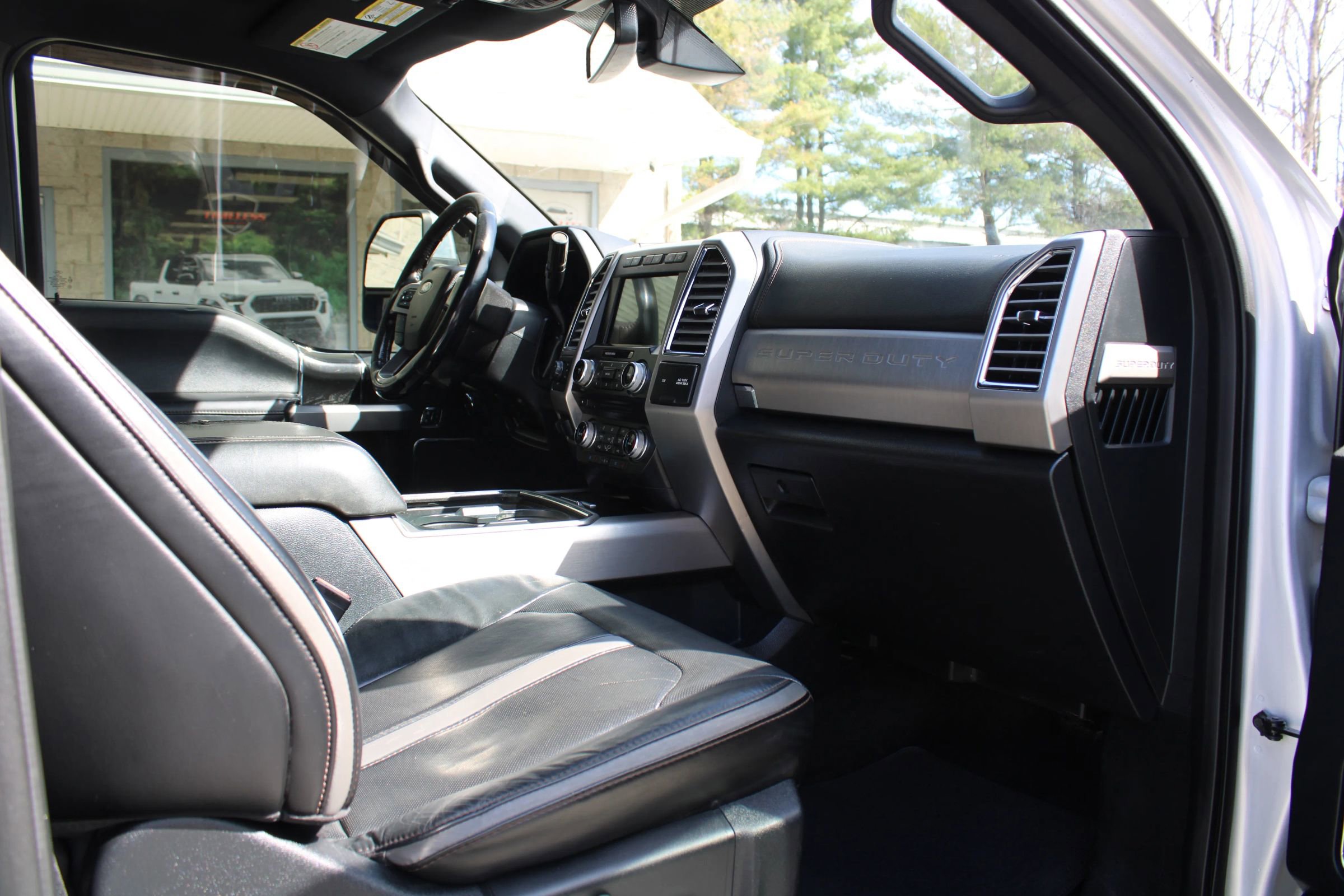 Used 2018 Ford F350 Platinum w/ Platinum Ultimate Package image 7