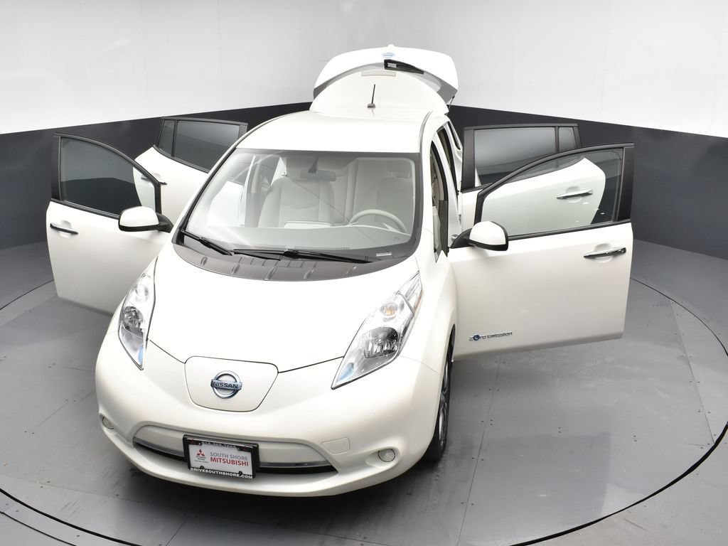 Used 2017 Nissan Leaf SV FWD image 25