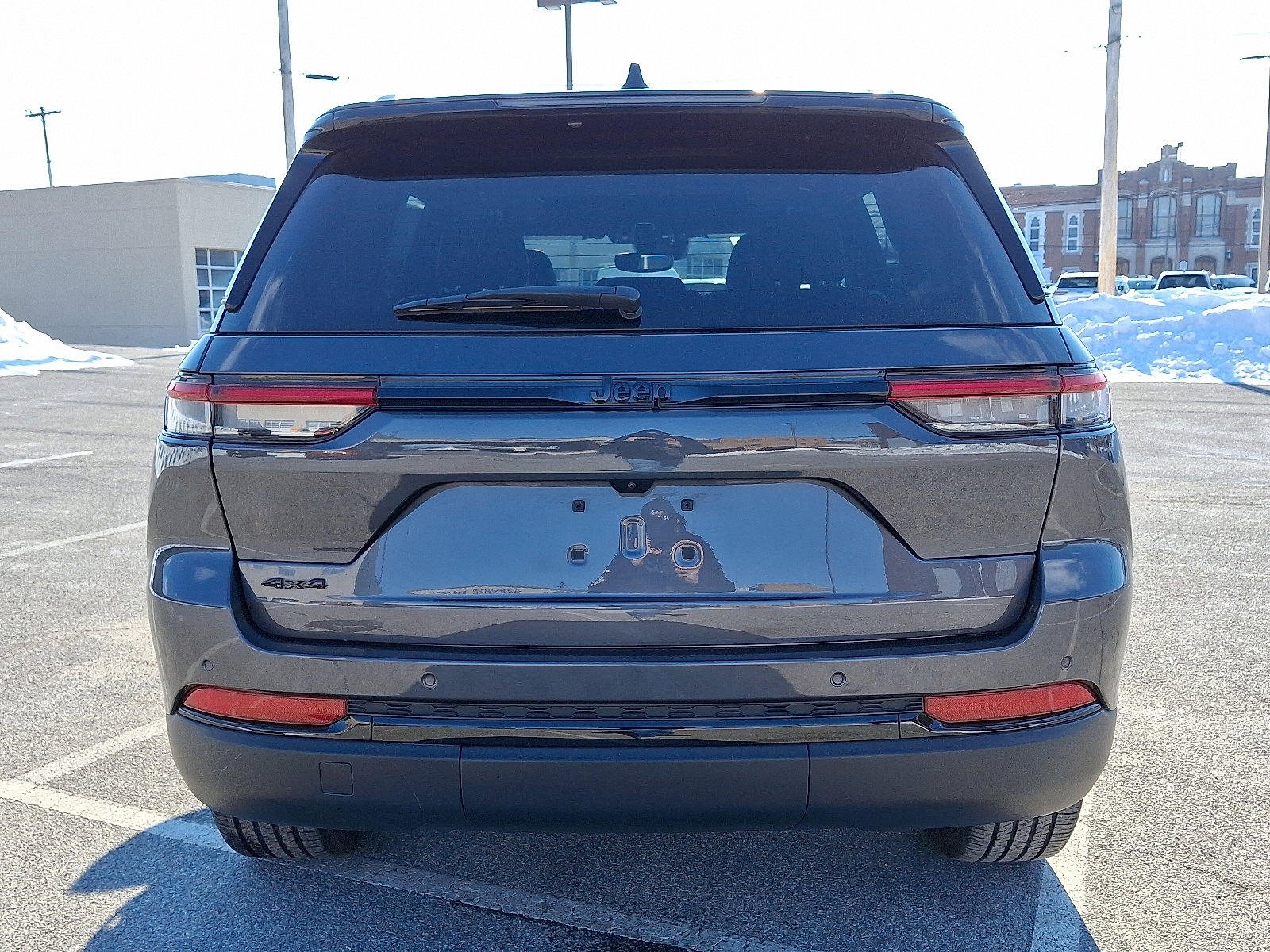 Used 2023 Jeep Grand Cherokee Altitude AWD/4WD image 6