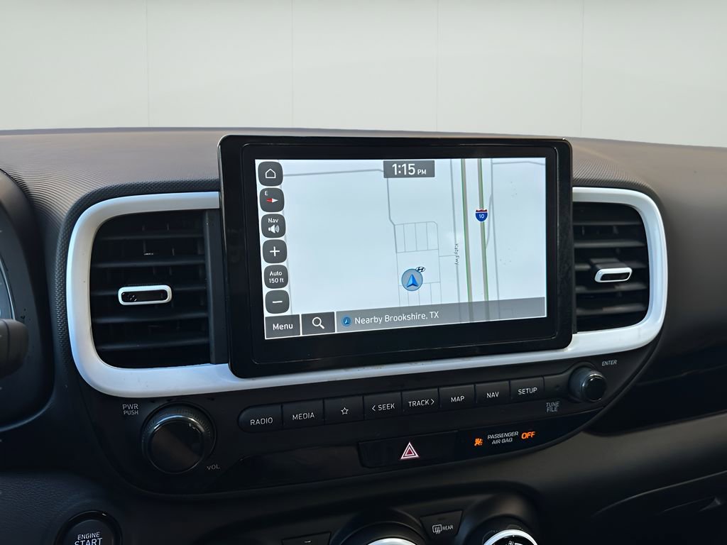 Used 2025 Hyundai Venue Limited image 19