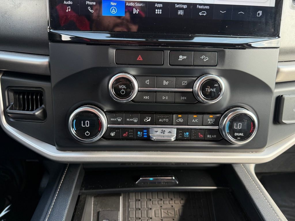 Used 2023 Ford Expedition Max XLT image 29