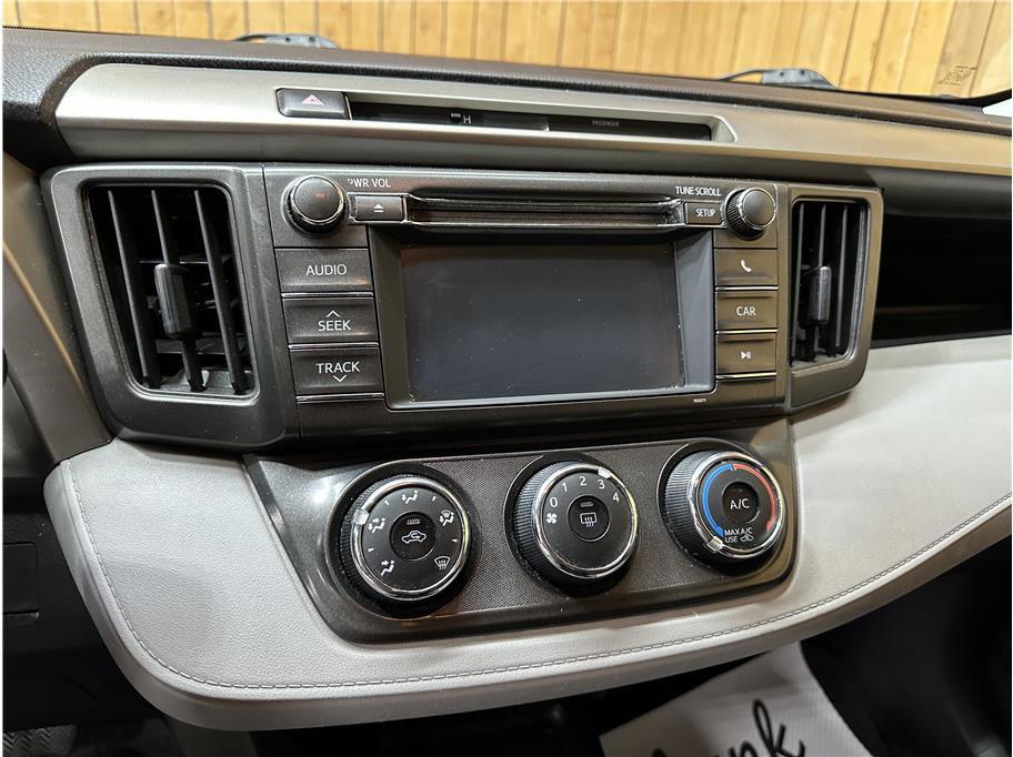 Used 2013 Toyota RAV4 LE image 19