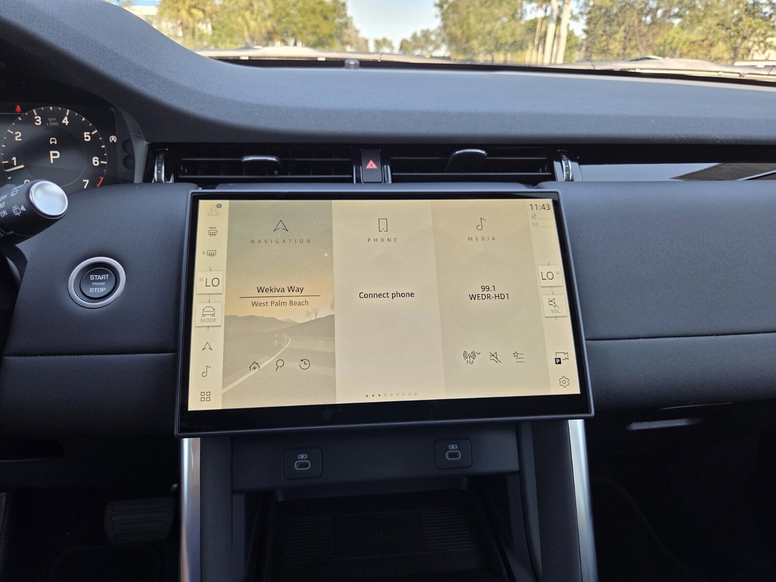 New 2025 Land Rover Discovery Sport S AWD/4WD image 12