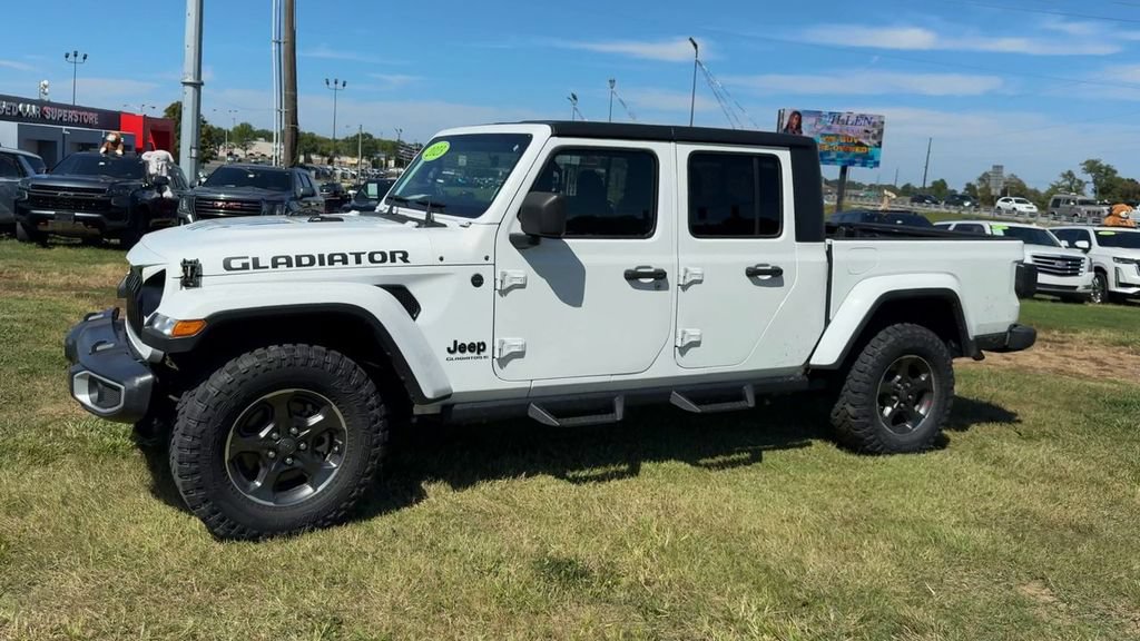 Used 2023 Jeep Gladiator Sport AWD/4WD image 3
