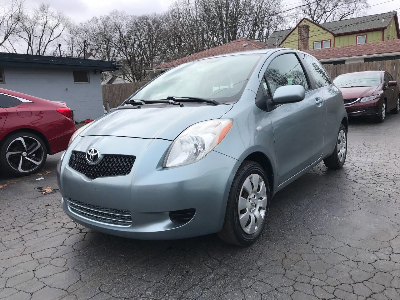 Used 2008 Toyota Yaris 2-Door Hatchback image 4