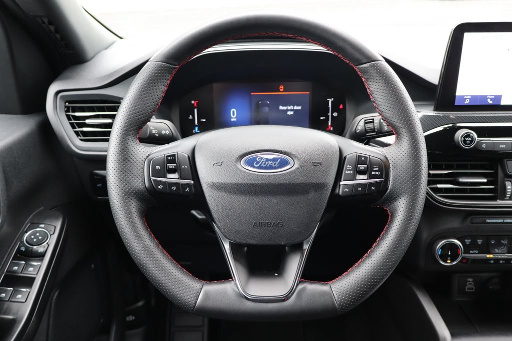 Used 2025 Ford Escape ST-Line Select AWD/4WD image 23