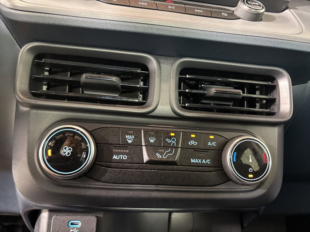 Used 2024 Ford Maverick XL image 15