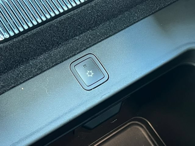 Used 2024 Jeep Grand Wagoneer L Series III w/ Rear Seat Video Group 1 AWD/4WD image 36