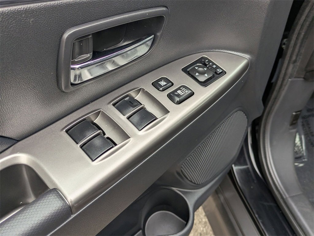 Used 2025 Mitsubishi Outlander Sport SE image 13