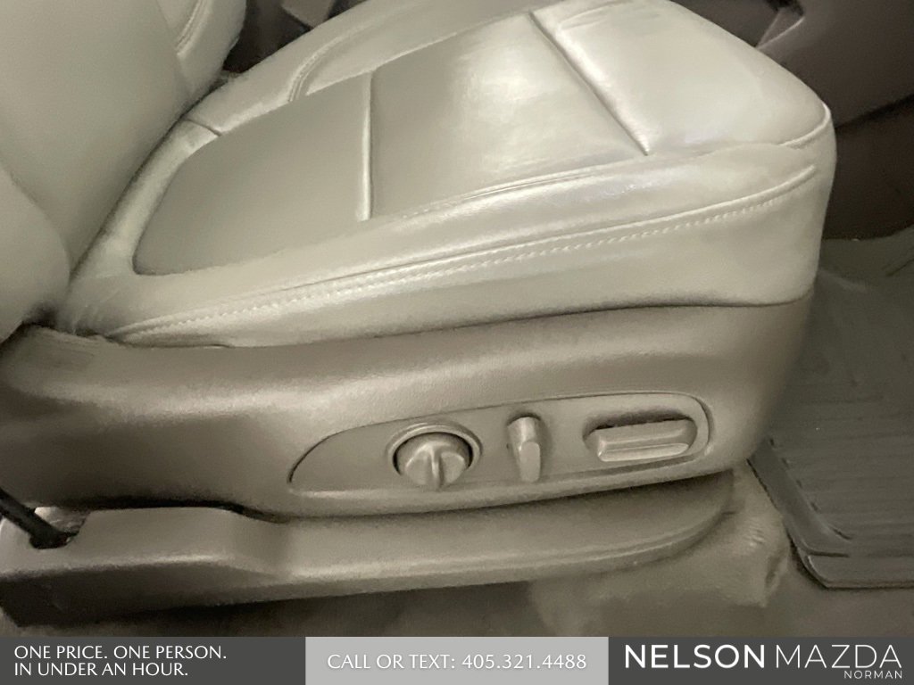Used 2018 Chevrolet Traverse LT image 29