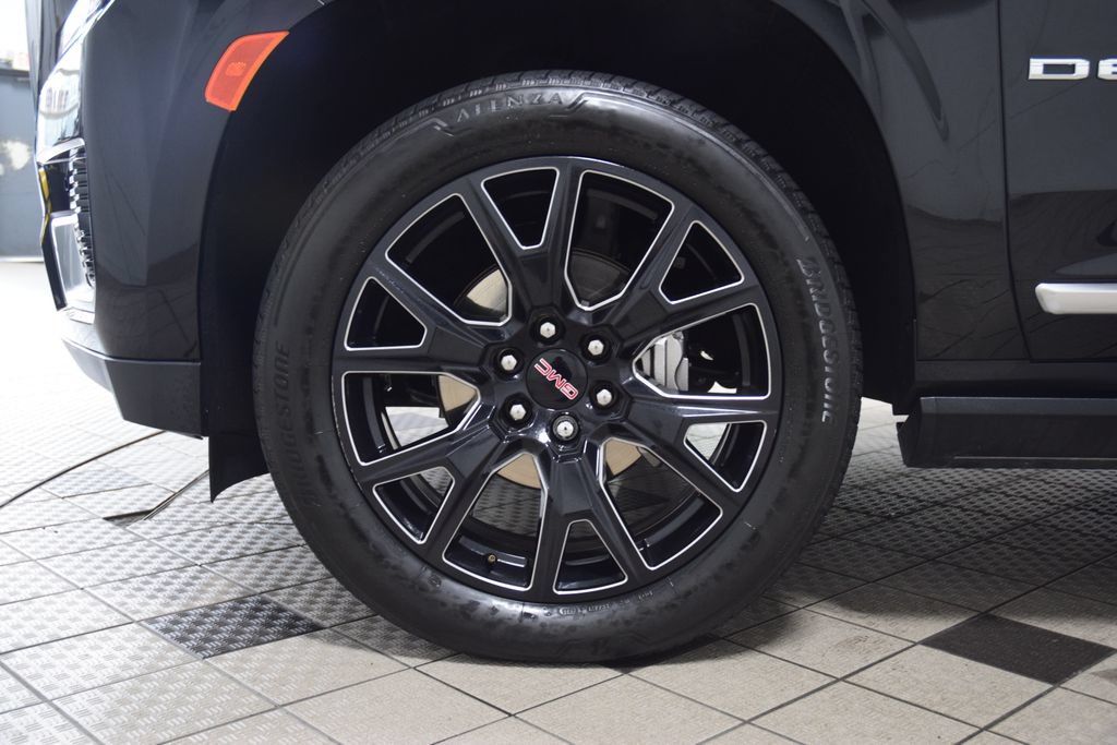 Used 2024 GMC Yukon XL Denali AWD/4WD image 29