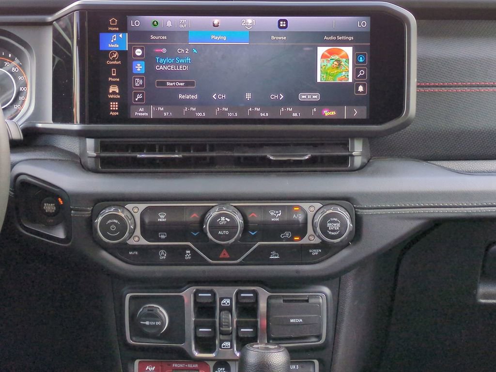 Used 2024 Jeep Wrangler Unlimited Rubicon AWD/4WD image 23