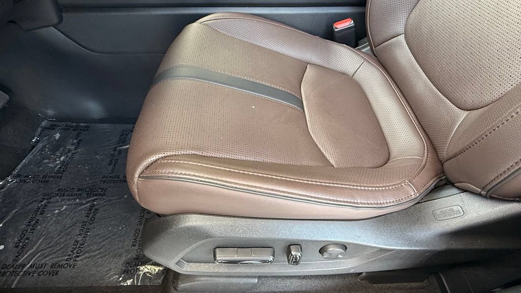 Used 2025 Honda Pilot Elite image 5