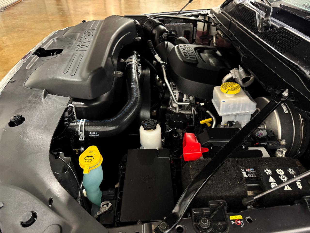 Used 2024 RAM 2500 Tradesman w/ Chrome Appearance Group image 61