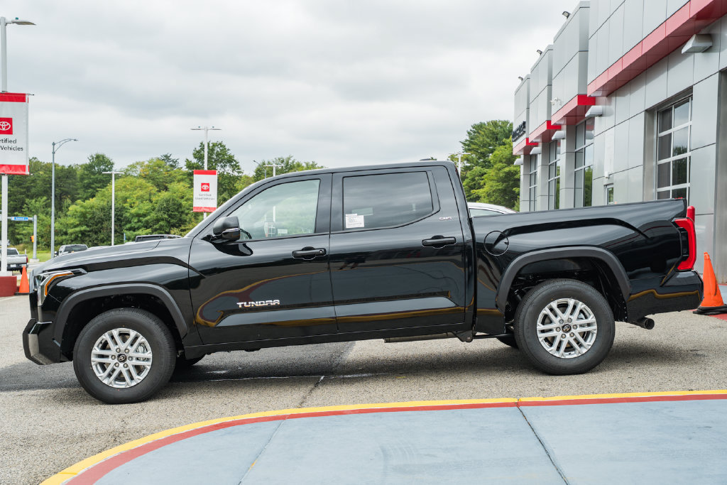 New 2026 Toyota Tundra SR5 w/ SR5 Convenience Package RWD image 4